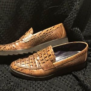 Donald J Pliner Woman’s 8B loafer